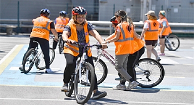 Hayatlarında ilk kez bisiklet sürdüler