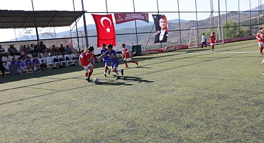  Bayraklı’da U-12 Cup Futbol Turnuvası heyecanı