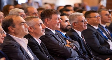 Başkan Tugay’dan akıllı yönetim sistemi hedefi