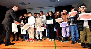 Bornova’da genç kaşifler sertifikalarını aldı