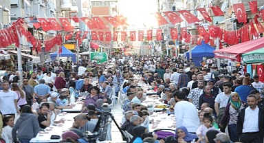 İftar Sofraları Ve Ramazan Şenlikleri