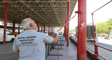 Bayraklı'da yol yenileme çalışmaları hız kesmiyor