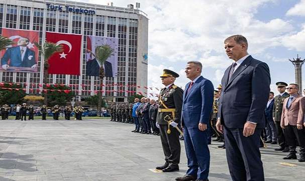 İzmir’de Cumhuriyet Bayramı kutlamaları başladı