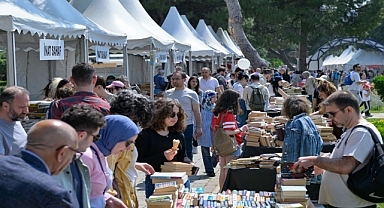 İzmir’in kültür hayatına katkı