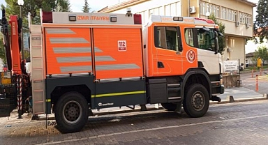 İzmir İtfaiyesi deprem sonrası destek için Sındırgı’da