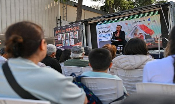 Sinan Meydan İZKİTAP’ta “Adım Adım Cumhuriyet”i anlattı