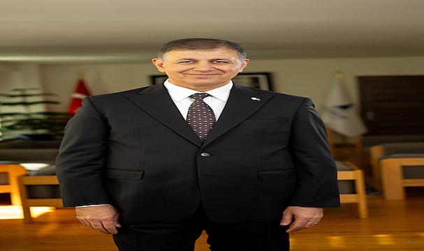 Başkan Tugay: Milletleri kurtaranlar yalnız ve ancak öğretmenlerdir