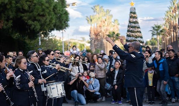 İzmir, yeni yılı rengarenk bir festivalle karşılıyor
