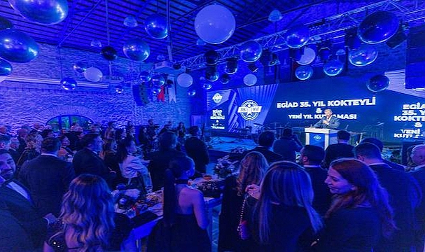 Başkan Tugay'dan genç iş insanlarına İzmir için kenetlenme çağrısı