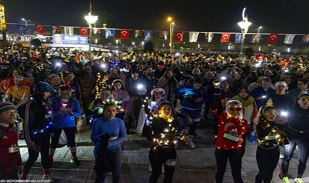 En uzun geceyi İzmirliler aydınlattı