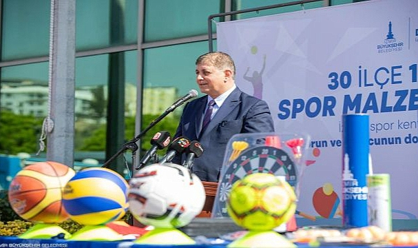 İzmir Büyükşehir öğrencinin yanında