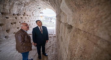 Smyrna Tiyatrosu Gün Yüzüne Çıkıyor