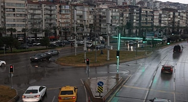 İzmir Büyükşehir Belediyesi ekipleri sağanak nedeniyle seferber oldu