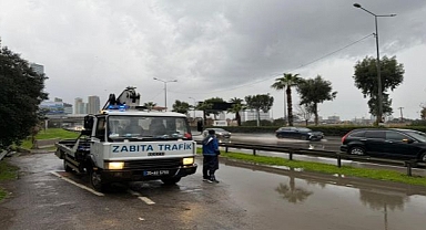 İzmir Büyükşehir Belediyesi ekipleri yağış nöbetinde