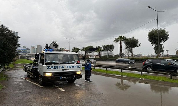 İzmir Büyükşehir Belediyesi ekipleri yağış nöbetinde