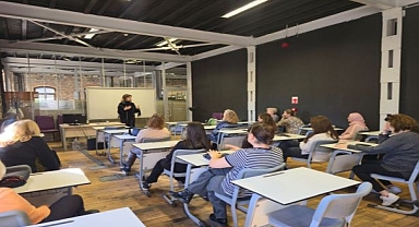 İzmirli yurttaşlar, rahim ağzı kanserine karşı bilinçleniyor