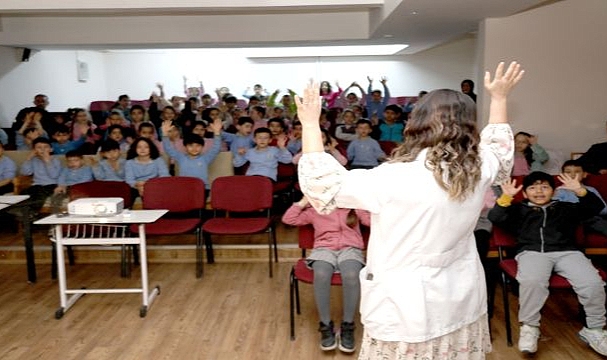 Bayraklı’da 14 Okulda 2 Bin 200 Öğrenciye Hijyen Eğitimi