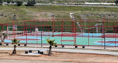 Bayraklı’da Ferdi Zeyrek Spor Kompleksi’nde Çalışmalar Sona Yaklaştı