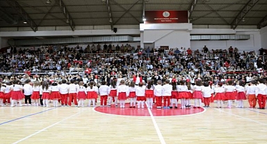 Bayraklı’da 23 Nisan Programları Çocukların Yoğun Katılımıyla Devam Ediyor