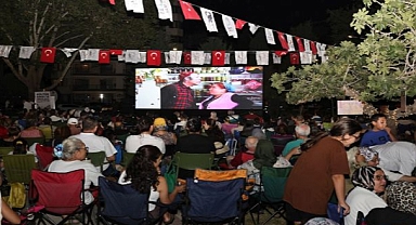 Bayraklı'da açık hava sinema günleri devam ediyor