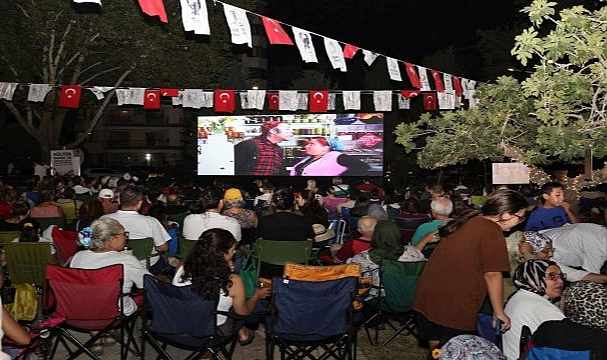 Bayraklı'da açık hava sinema günleri devam ediyor